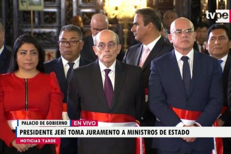 Presidente Perú designa a los primeros miembros de su gabinete que estará liderado por Ernesto Álvarez