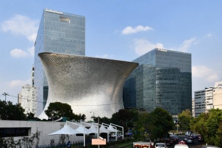 América Móvil se muestra "abierta a oportunidades de consolidación” en Latinoamérica, mientras avanza con compras en Chile y Brasil