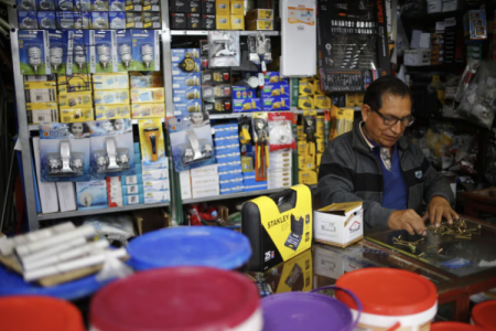 Holcim prevé abrir 100 "ferreterías de barrio" al año en Perú desde 2026