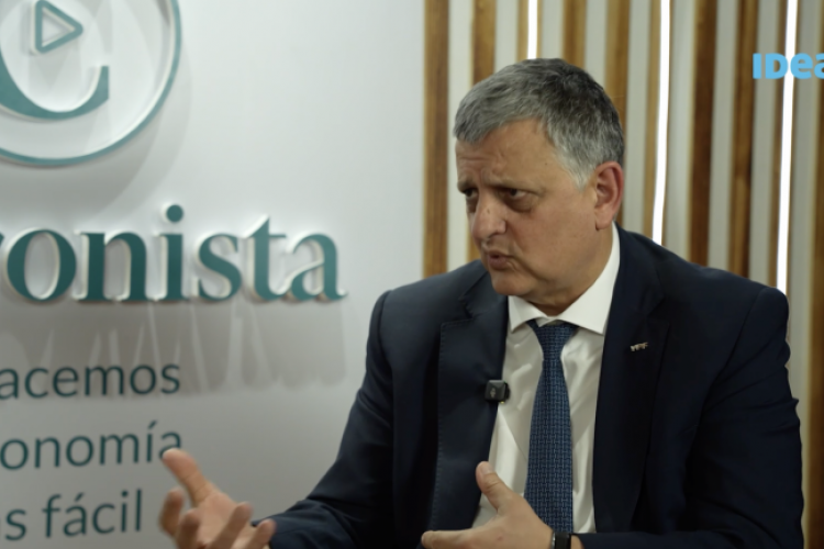 <p>CEO de YPF no descarta superar los 50.000 millones en exportaciones hacia 2031</p>