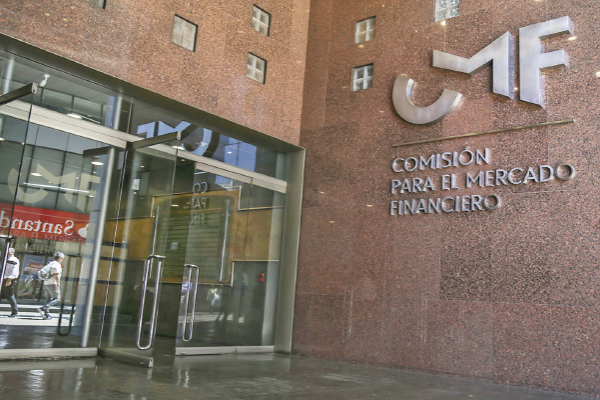 <p>Bancos, aseguradoras y cooperativas suben el tono y critican la implementación del Sistema de Finanzas Abiertas</p>