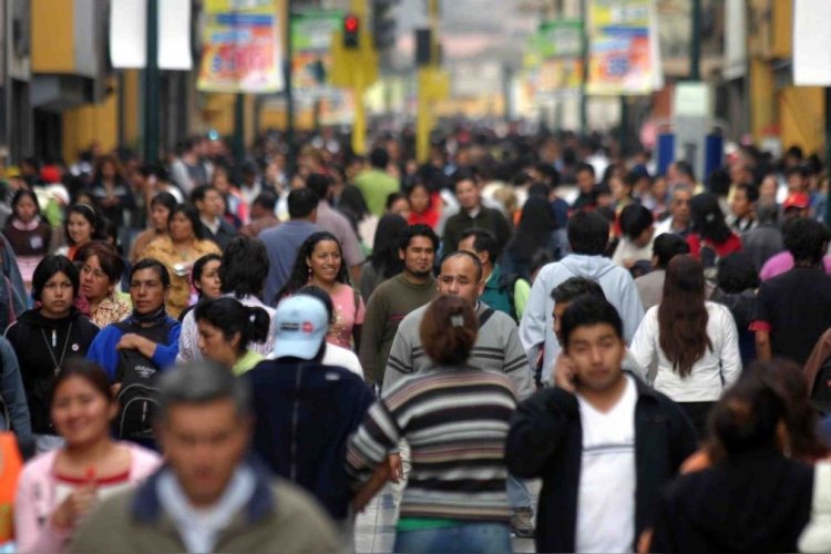 <p>América Latina enfrenta un desafío estructural: alta informalidad y débiles incentivos para el ahorro previsional</p>