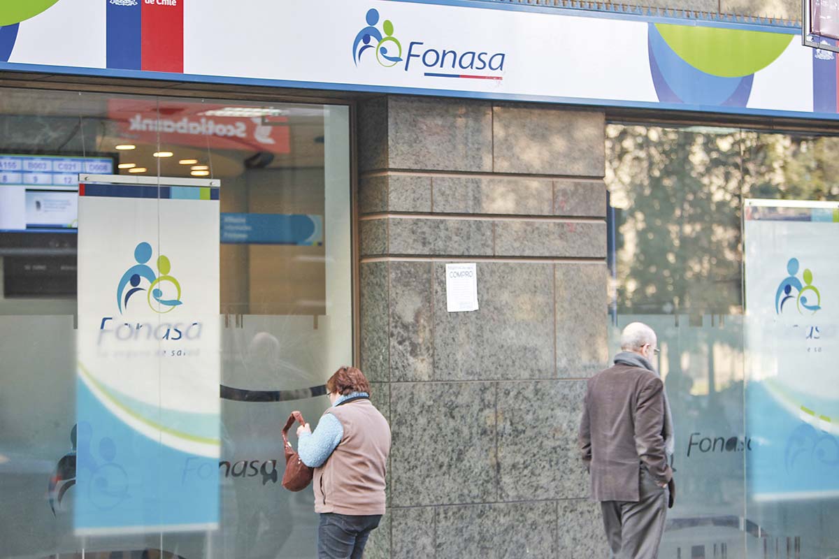<p>Fonasa publica segundo intento de licitación para nueva modalidad de seguros complementario e incorpora tope anual para las compañías</p>