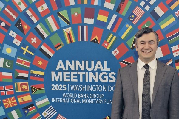 <p>Economista jefe de LarrainVial desde Estados Unidos: “Hay optimismo, pero velado" respecto de Chile de cara a las elecciones</p>