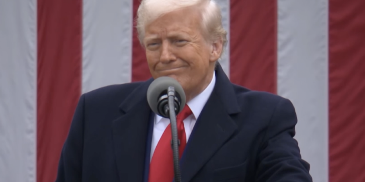 <p>Ahora en DF | Trump suspende toda la ayuda a Colombia tras acusar a Petro de ser un "líder del narcotráfico"</p>