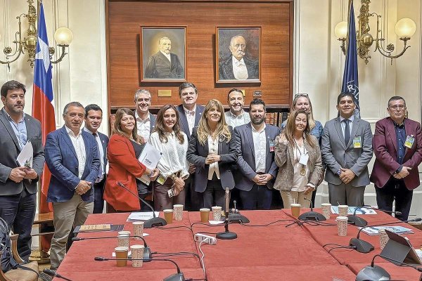 <p>Una de las cifras que los alcaldes pusieron sobre la mesa es el aporte al FCM, que sube solo 3,7%, muy por debajo de la inflación proyectada.</p>