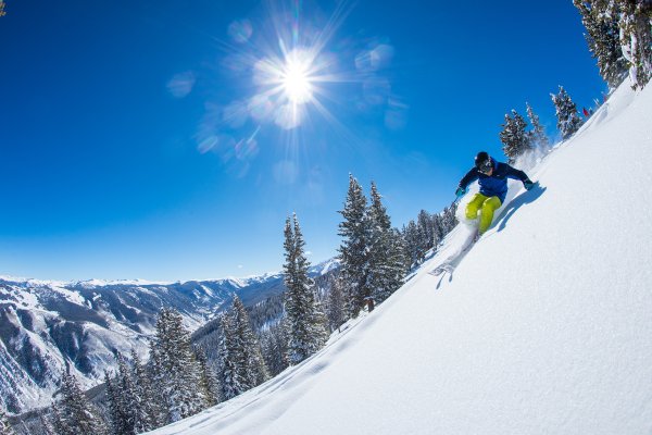 Precios de arriendos de corta estadía en la nieve aumentaron 15% anual: temporada cerró con ocupación sobre el 85%