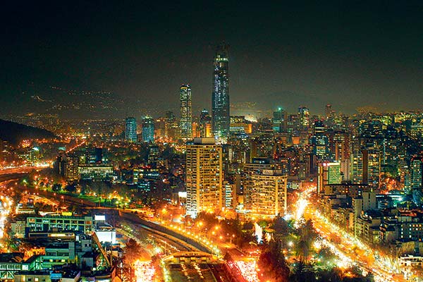 <p>Chile sale del fondo del ranking de sistemas tributarios menos competitivos del mundo, pero supera a países como Islandia, Bélgica, Reino Unido y Francia</p>