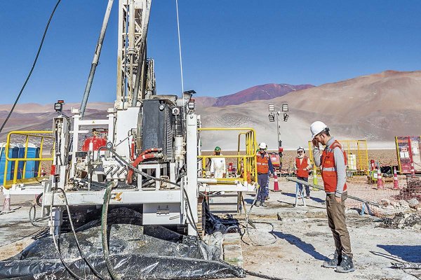 <p>Enami se enfrenta a Eramet en tribunales y alega que minera francesa quiere obstaculizar su proyecto de litio con Rio Tinto</p>