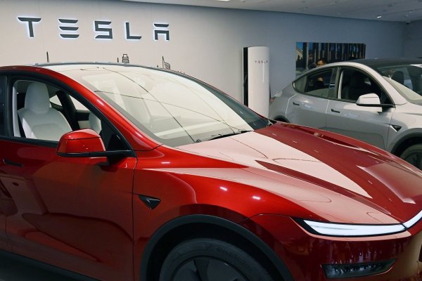 <p>Tesla reporta nuevo récord en ventas de vehículos, pero resultados trimestrales no satisfacen el apetito de Wall Street</p>