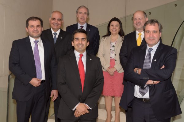 <p>Fundadores del CFA Society Chile</p>