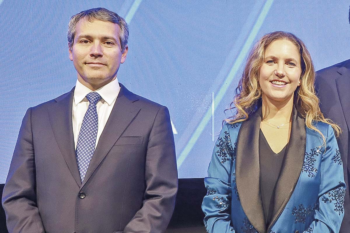 <p>El secretario general de la Sofofa, Rodrigo Yáñez , y la presidenta del gremio, Rosario Navarro. Foto: Julio Castro</p>