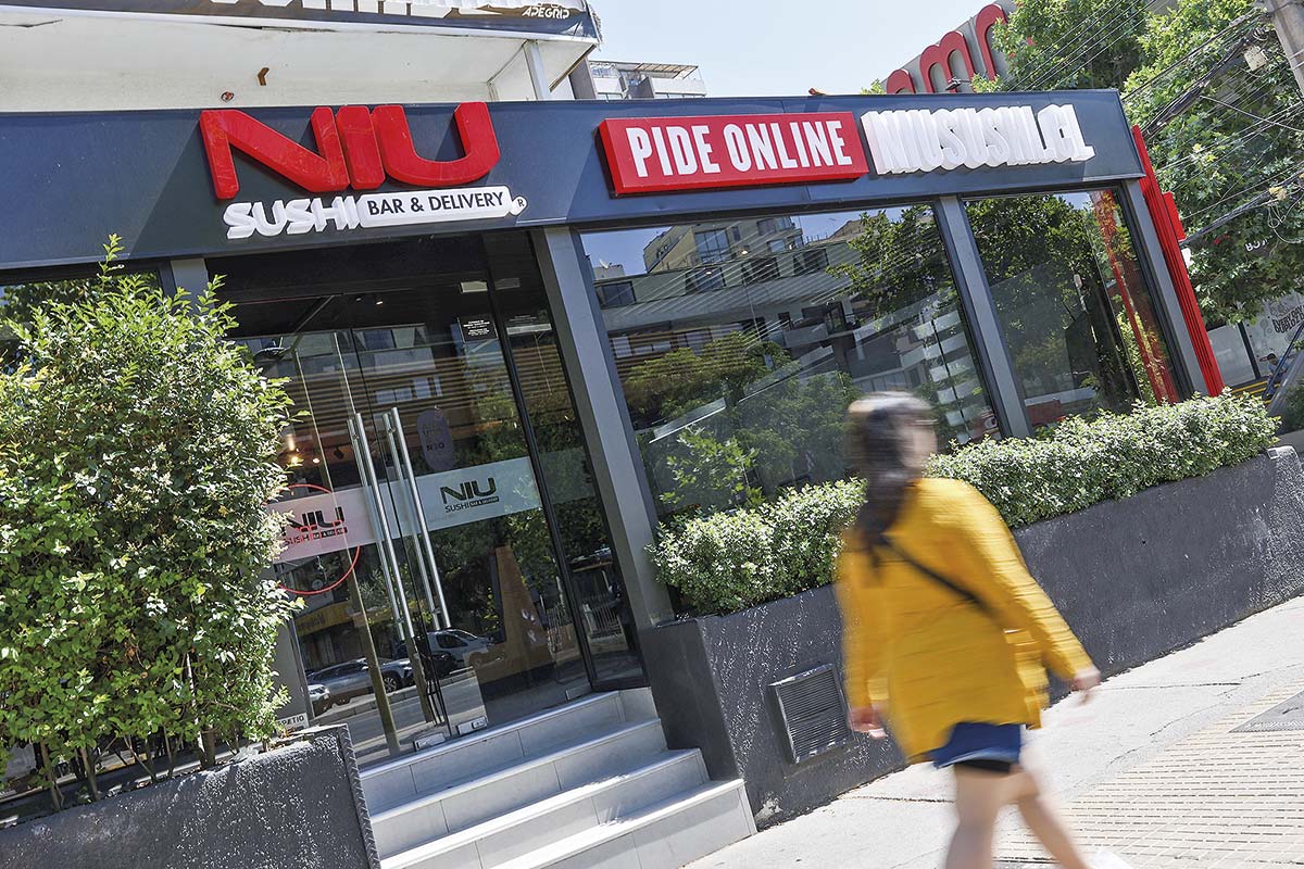 <p>Franquiciada de NIU se querella contra la empresa y la acusa de “tomarse” sus locales en Chamisero y Viña del Mar</p>