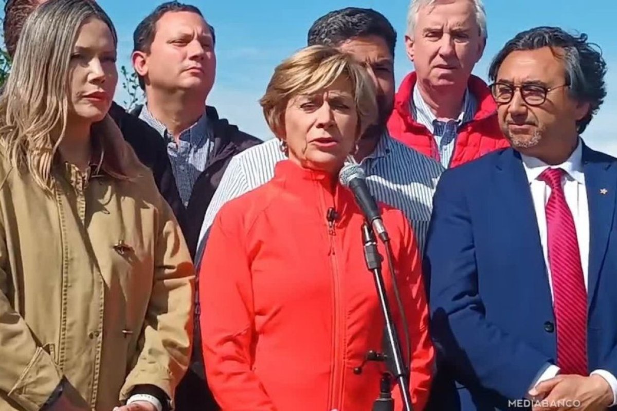 <p>Ahora en DF | Matthei valora apoyo de exconcertacionistas: “Yo creo que soy lejos la mejor opción para Chile”</p>