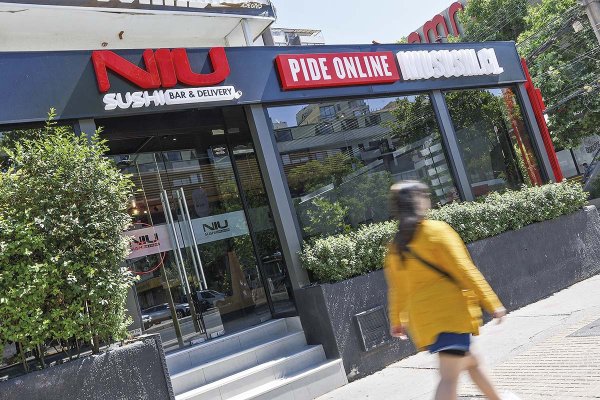 <p>Franquiciada de NIU se querella contra la empresa y la acusa de “tomarse” sus locales en Chamisero y Viña del Mar</p>
