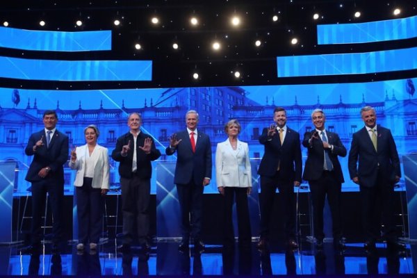 <p>La seguridad se toma los primeros minutos del debate entre los candidatos a La Moneda | Minuto a minuto</p>
