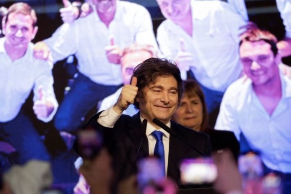 <p>Milei celebra batacazo electoral: "Hoy comienza la construcción de la Argentina grande"</p>