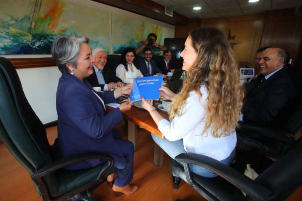 Sofofa entrega propuestas económicas a Jeannette Jara y abre ronda de reuniones con los presidenciables