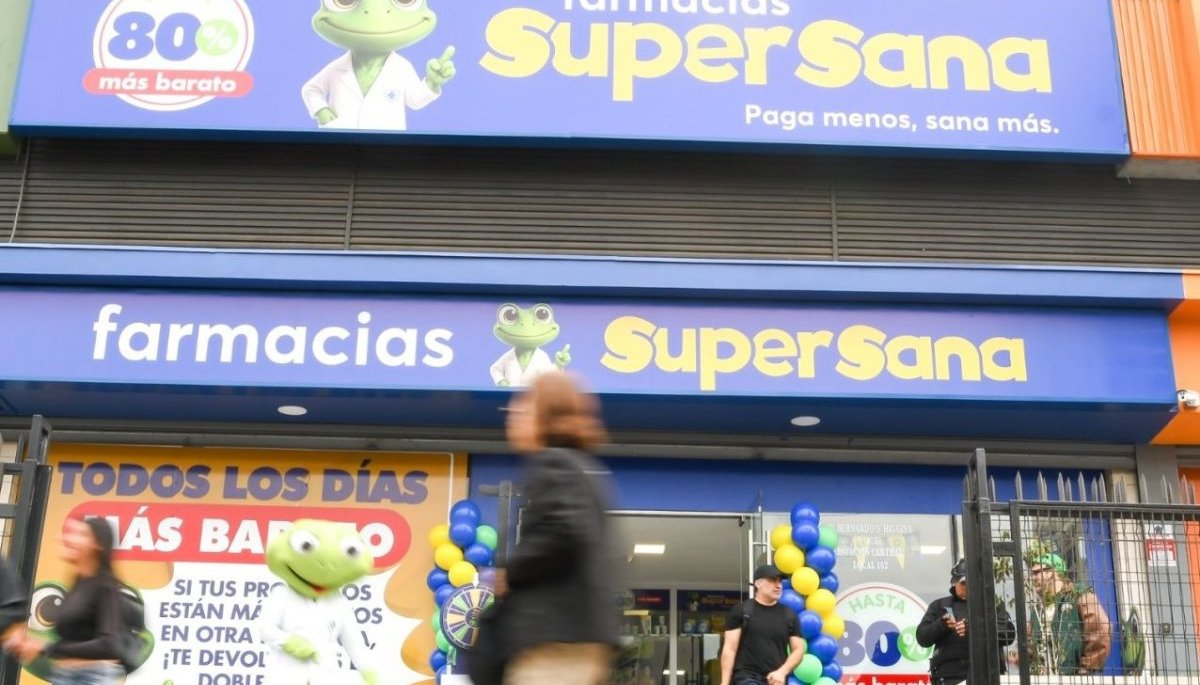 Femsa lanza su tercera cadena de farmacias en Chile, esta vez apostando por un formato "low cost"