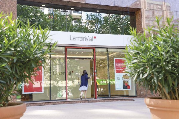 <p>Cambios en LarrainVial: históricos ejecutivos dejarán de ser socios de la compañía</p>