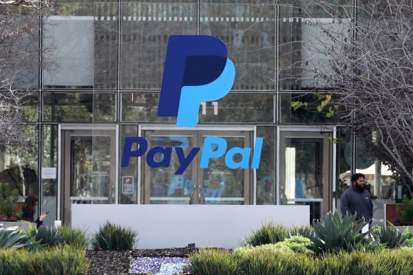 <p>PayPal llega a un acuerdo para incorporar una billetera digital en ChatGPT de OpenAI</p>