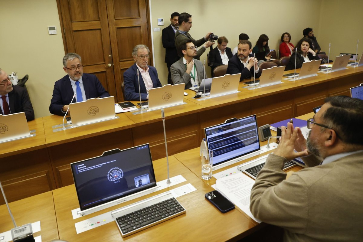 <p>Gobierno descarta involucrar al Sernac en compensación por errores en las cuentas de luz</p>
