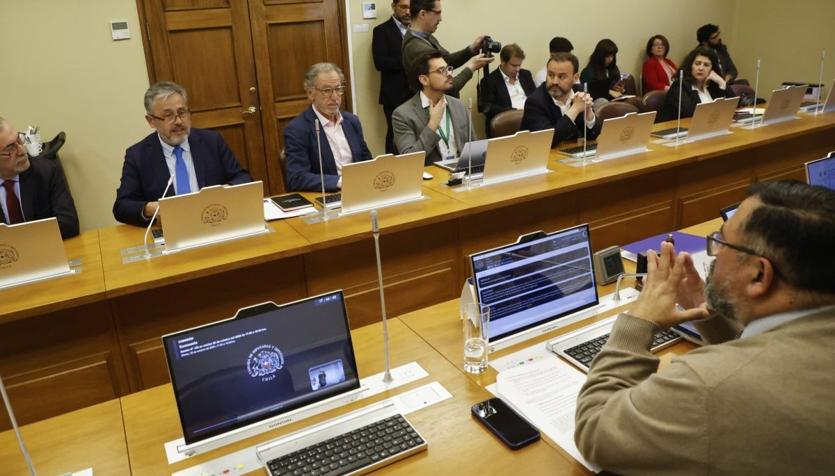 Gobierno descarta involucrar al Sernac en compensación por errores en las cuentas de luz