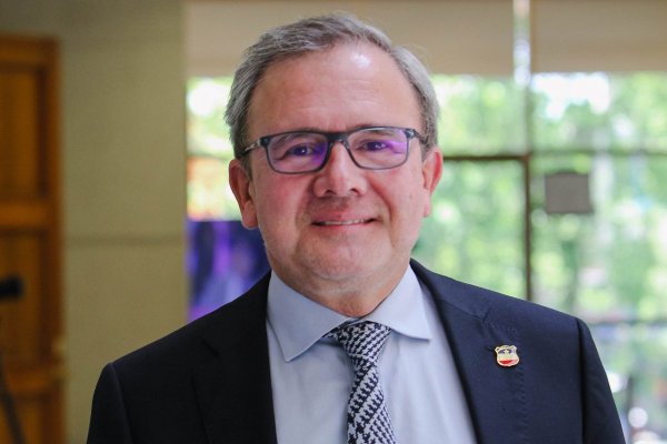 <p>Presidente de la comisión de Educación del Senado y el FES: “No queremos que sea una mochila para el que estudió, debiera ser una mochila del Estado, porque así se prorratea entre todos”</p>