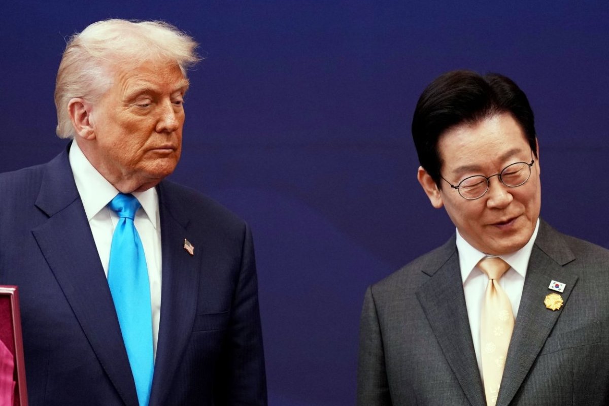 <p>EEUU recorta arancel a autos coreanos a cambio de compromiso de Seúl de invertir US$ 350 mil millones en economía norteamericana</p>