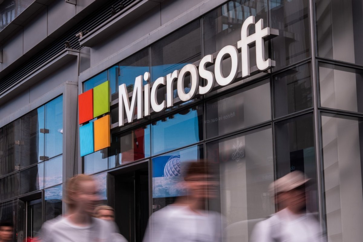 <p>Microsoft reporta sólidas ganancias, pero sus acciones cayeron en las operaciones extendidas por preocupación ante fuerte aumento del gasto</p>