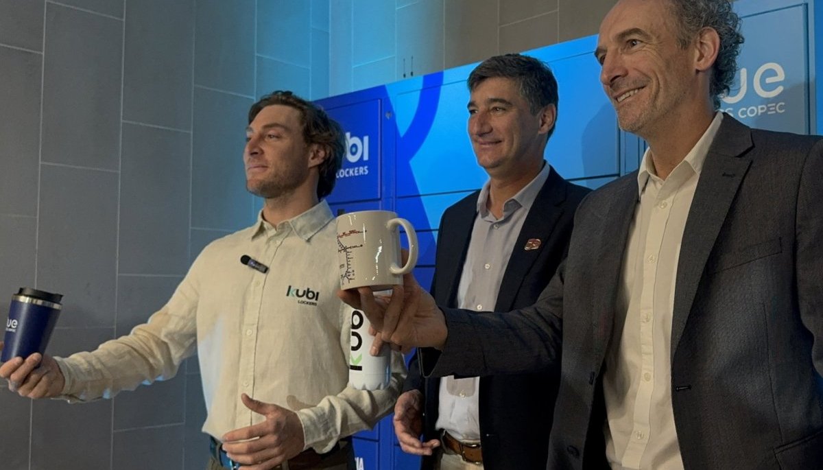 Kubi y Blue Express Copec instalan lockers inteligentes en el Metro y esperan llegar a 100 estaciones en 2026