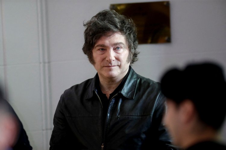 <p>Javier Milei planea una reforma laboral y fiscal para Argentina tras su victoria electoral</p>