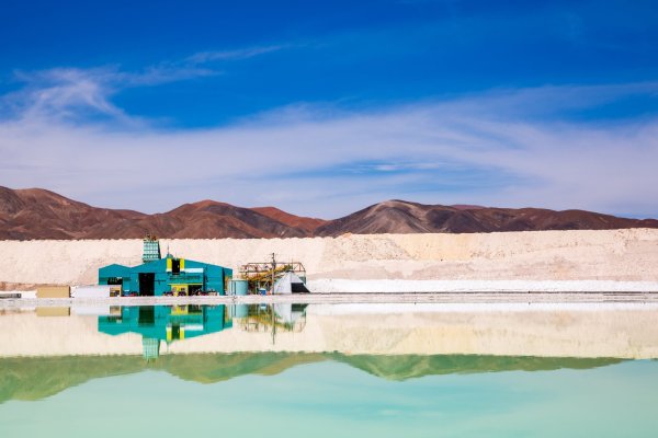 <p>Autoridad nuclear da luz verde a Enami para extraer litio en los Salares Altoandinos</p>