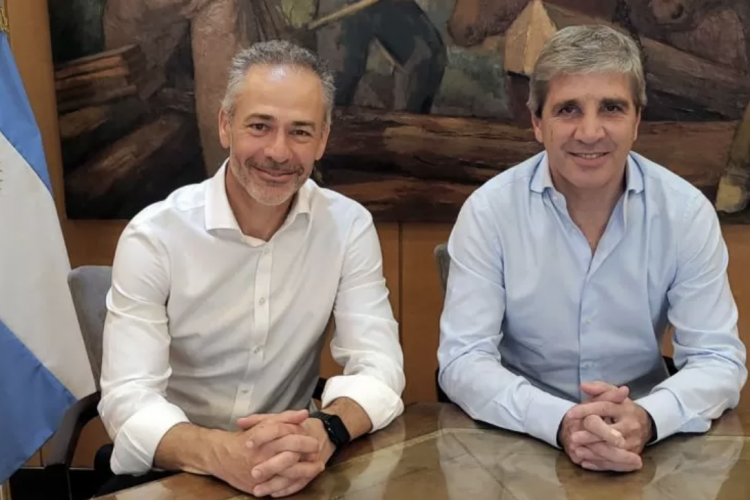 <p>No fue José Luis Daza: ministro argentino Luis Caputo nombró a Alejandro Lew como nuevo secretario de Finanzas</p>