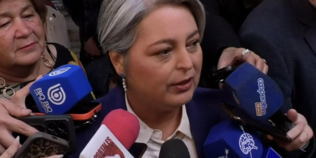 <p>Ahora en DF | Jara anticipa debate Archi: “Espero que Kast conteste las dudas de su programa”</p>