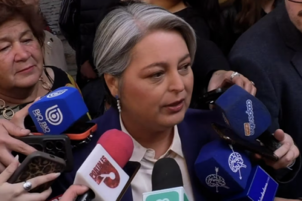 <p>Ahora en DF | Jara anticipa debate Archi: “Espero que Kast conteste las dudas de su programa”</p>