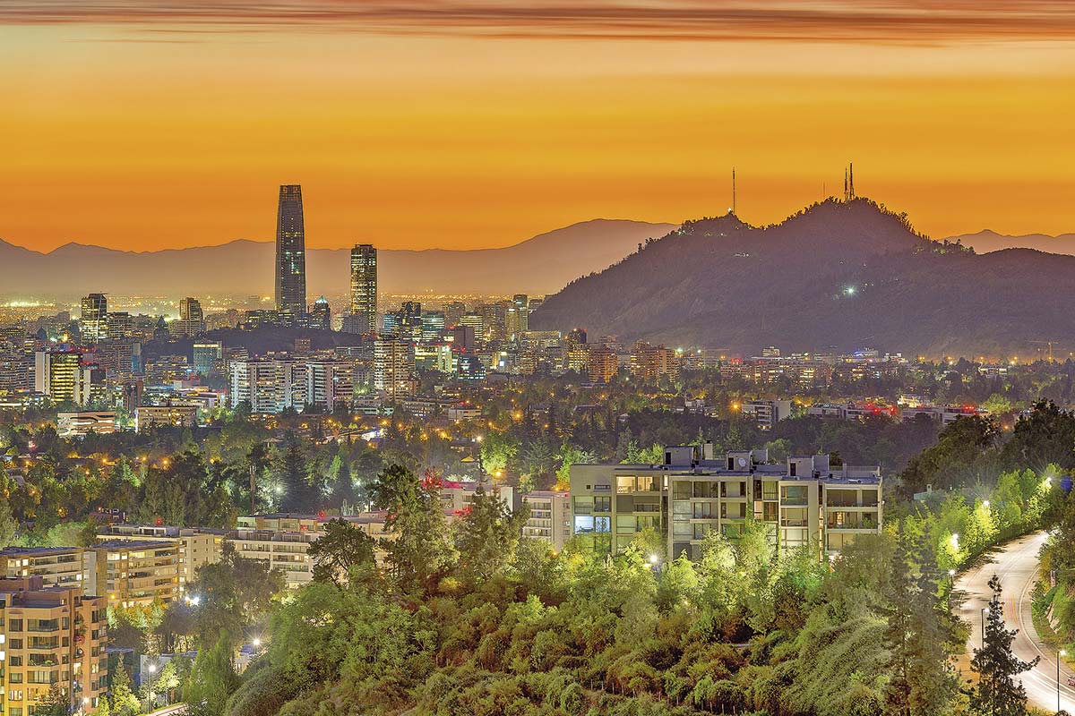 <p>Vitacura lidera el lujo inmobiliario: Lo Curro, Santa María y Jardín del Este concentran los precios más altos de la RM</p>