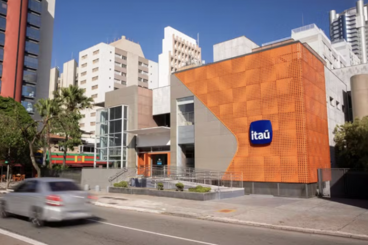 <p>Casi alcanza a Nubank: Itaú se dispara en bolsa por sus resultados trimestrales y el banco ahora vale más que Petrobras</p>