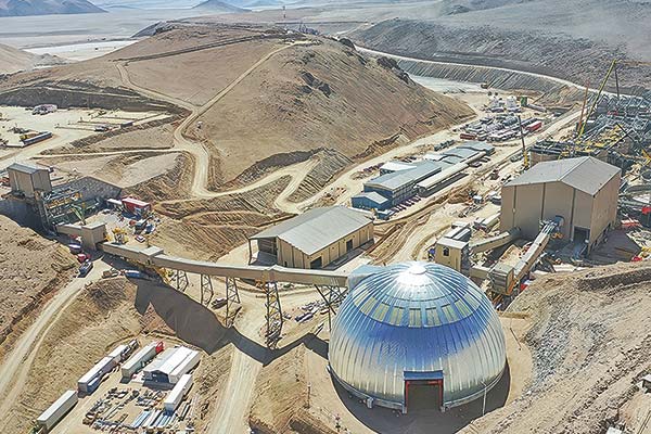 <p>Con Chile como motor: Gold Fields aumenta en 22% su producción trimestral de oro y revela otro hallazgo minero en el país</p>