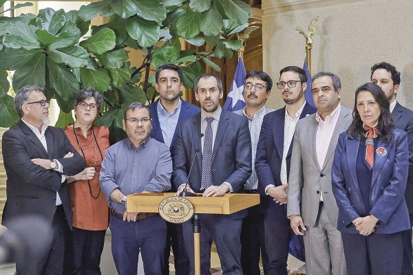 <p>Ahora en DF | Grau acelera acuerdos por Presupuesto y presiona a Chile Vamos al lograr avance con oficialismo</p>