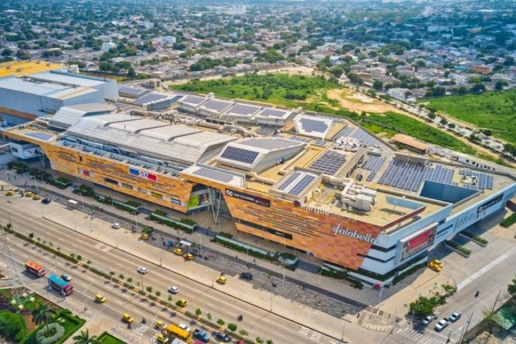<p>Parque Arauco pone en marcha sistema de autogeneración fotovoltaica en el techo de mall en Colombia</p>