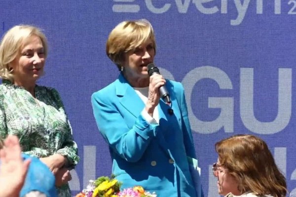 <p>Ahora en DF | Cecilia Morel en modo campaña: se suma a Matthei en lanzamiento de "PGU del cuidado"</p>