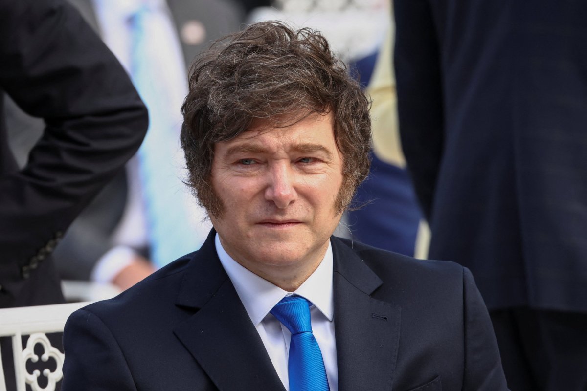 <p>Milei desafía los llamados a permitir la libre flotación del peso argentino: "Tenemos un programa y vamos a seguir adelante con él"</p>