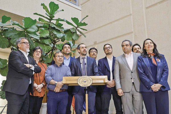 <p>El ministro Grau anunció el martes algunos acuerdos con legisladores oficialistas. Foto: Aton</p>