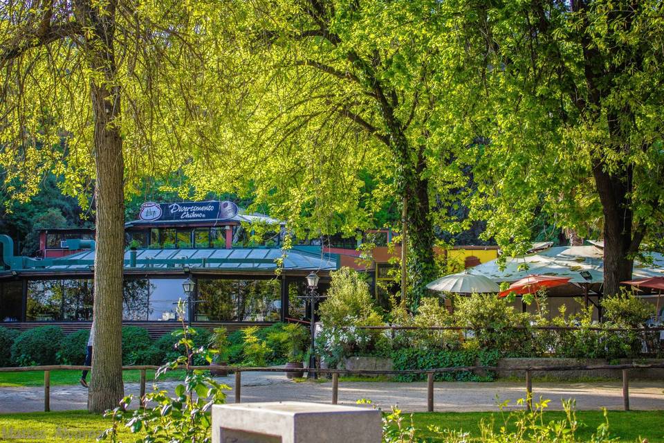 <p>El martes se reunieron Tohá y Jara: Restaurant divertimento y su larga tradición de encuentros políticos</p>