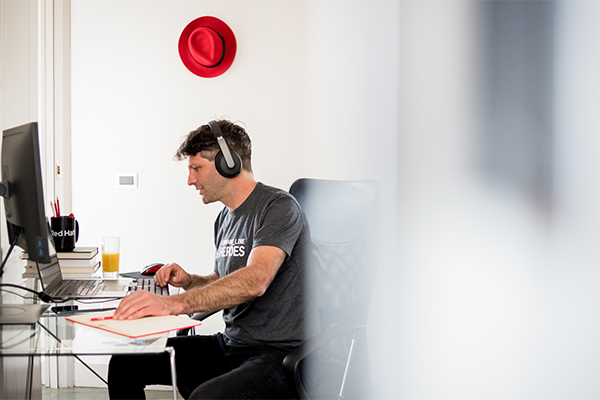 La automatización se acentúa en las empresas chilenas, pero con una notoria brecha entre grandes y chicas