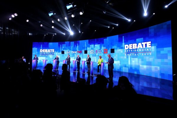<p>Minuto a Minuto | El todo o nada de los candidatos presidenciales en el debate de Anatel</p>