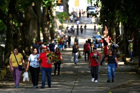 La difícil situación económica de Venezuela la aumenta presión sobre un acorralado Nicolás Maduro