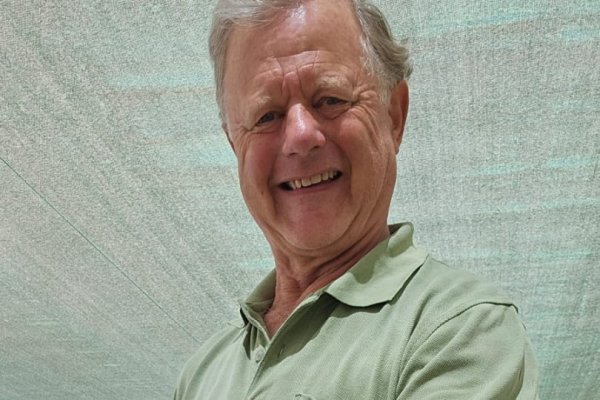 <p>Fernando Chiffelle, el empresario de Tarapacá que está revolucionando la agricultura local plantando azafrán en la Pampa del Tamarugal</p>