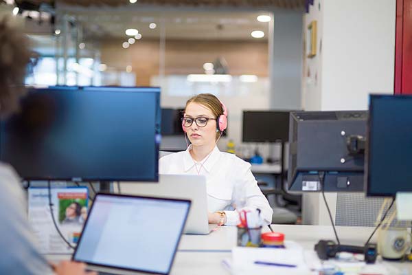 <p>Whatsapp 2.0: El fallo que respaldó a trabajadora que revisó el chat de su jefatura y que desató críticas de los abogados</p>